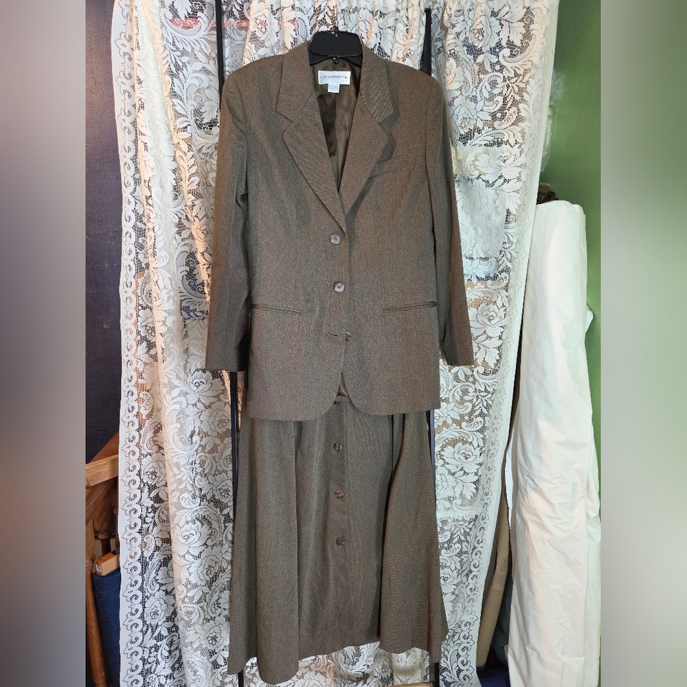 vintage Liz Claiborne brown blazer and matching midi skirt set.